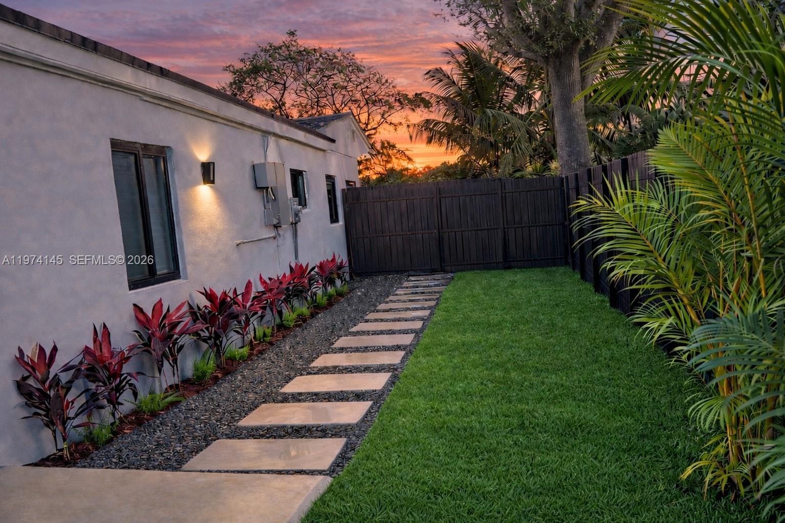 1645 NE 180th St North Miami Beach, FL 33162