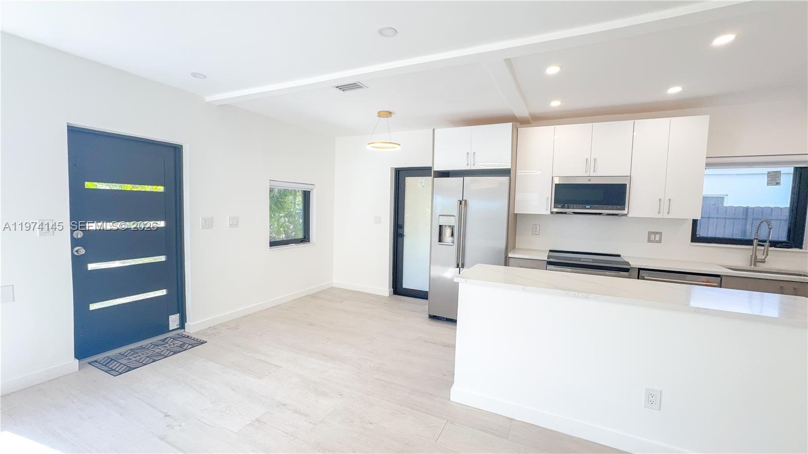 1645 NE 180th St North Miami Beach, FL 33162