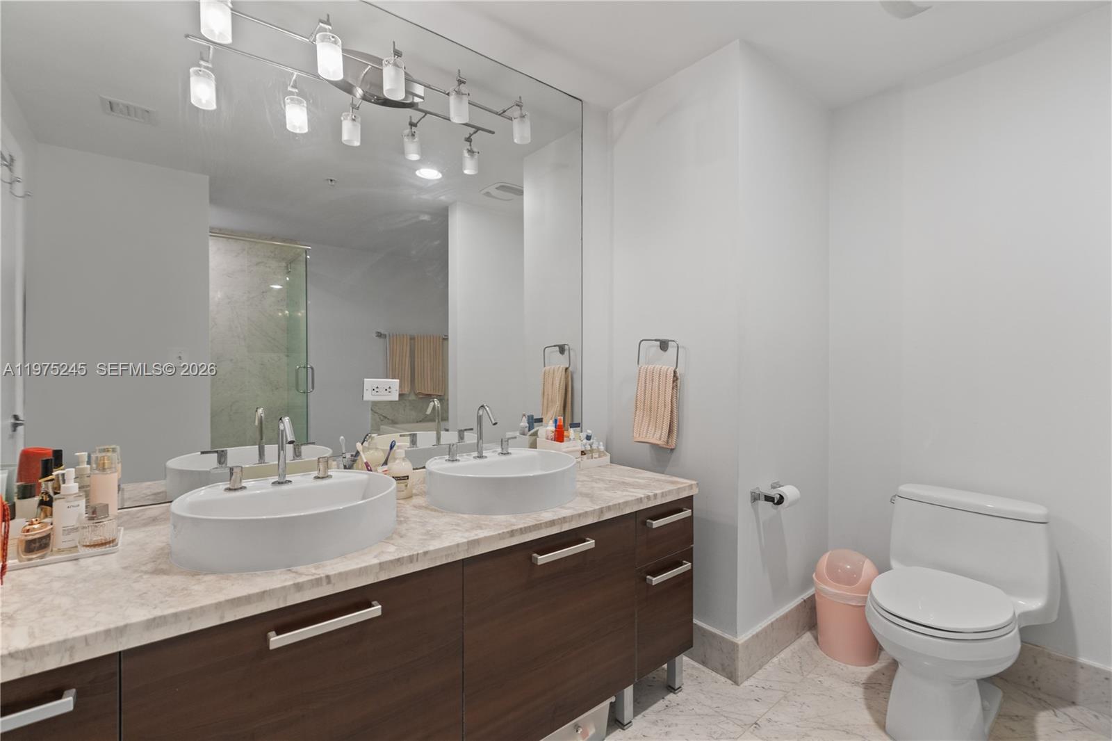 244 Biscayne Blvd #2410 Miami, FL 33132