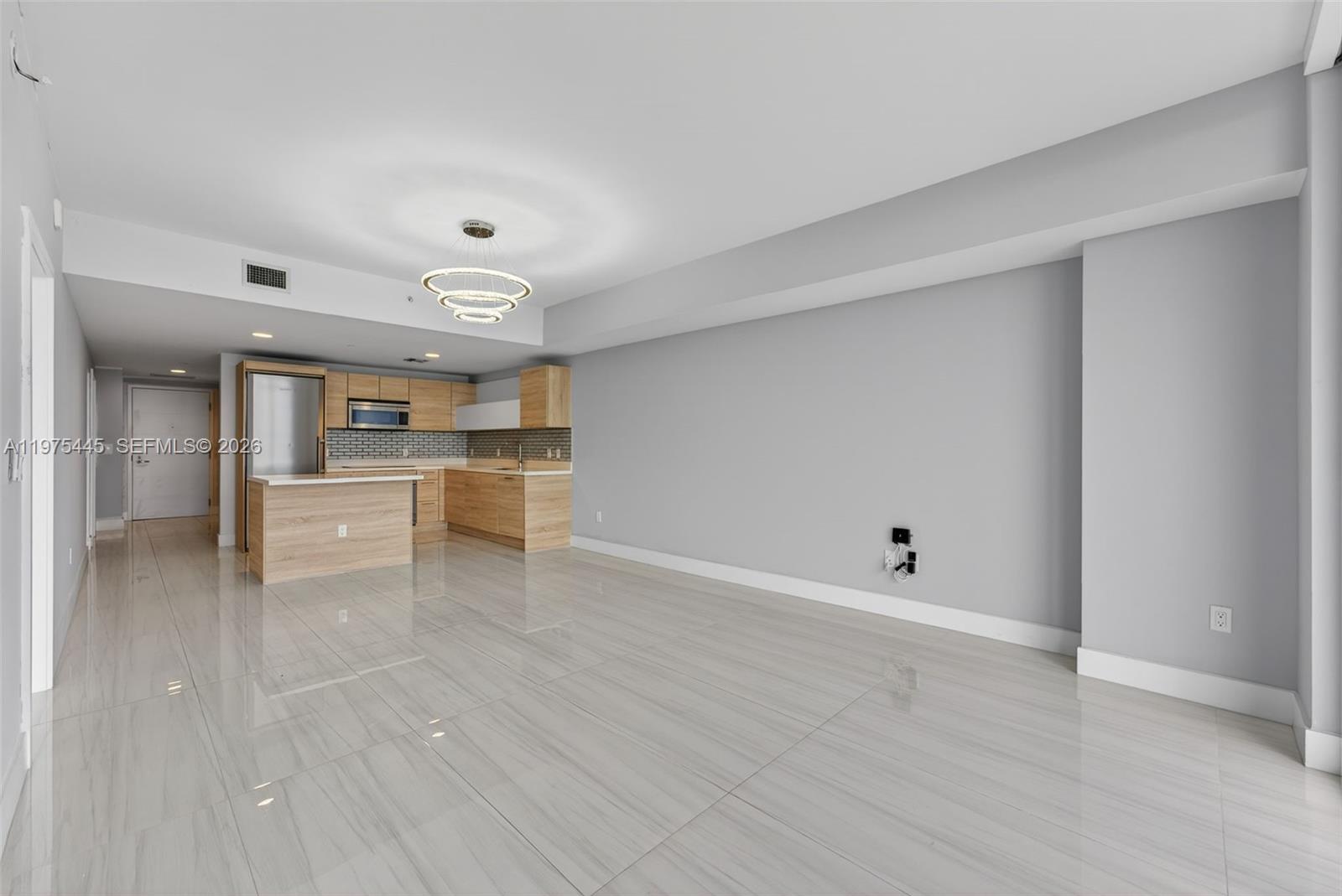 16385 Biscayne Blvd #2920 North Miami Beach, FL 33160