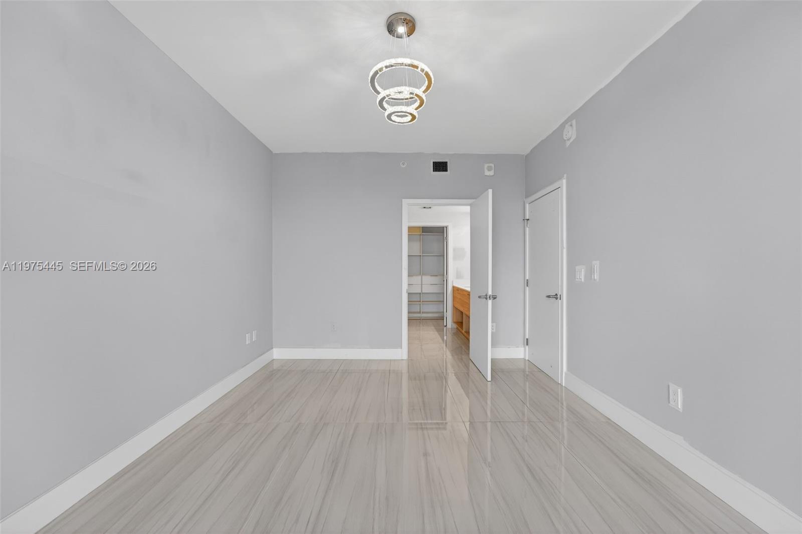 16385 Biscayne Blvd #2920 North Miami Beach, FL 33160