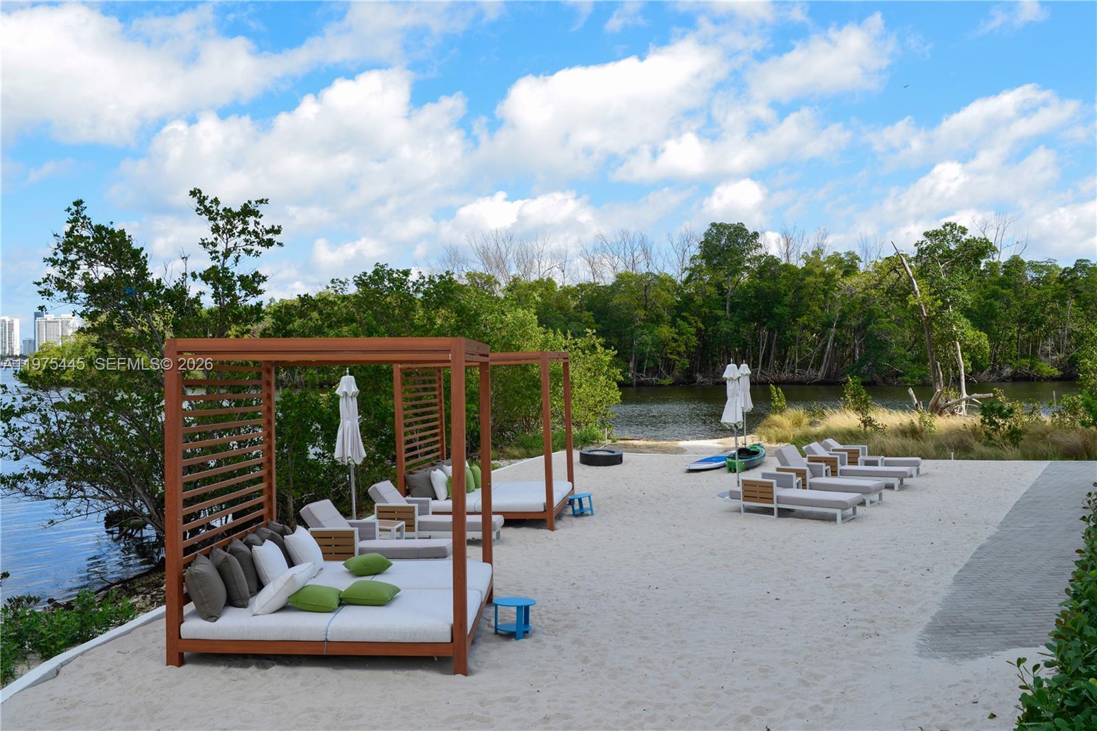 16385 Biscayne Blvd #2920 North Miami Beach, FL 33160