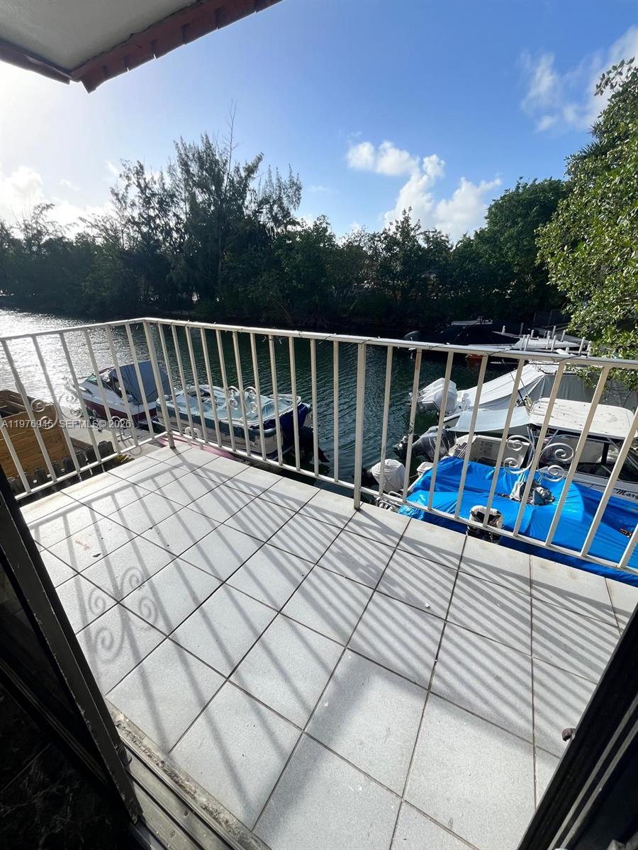 3522 NE 166th St #10 North Miami Beach, FL 33160