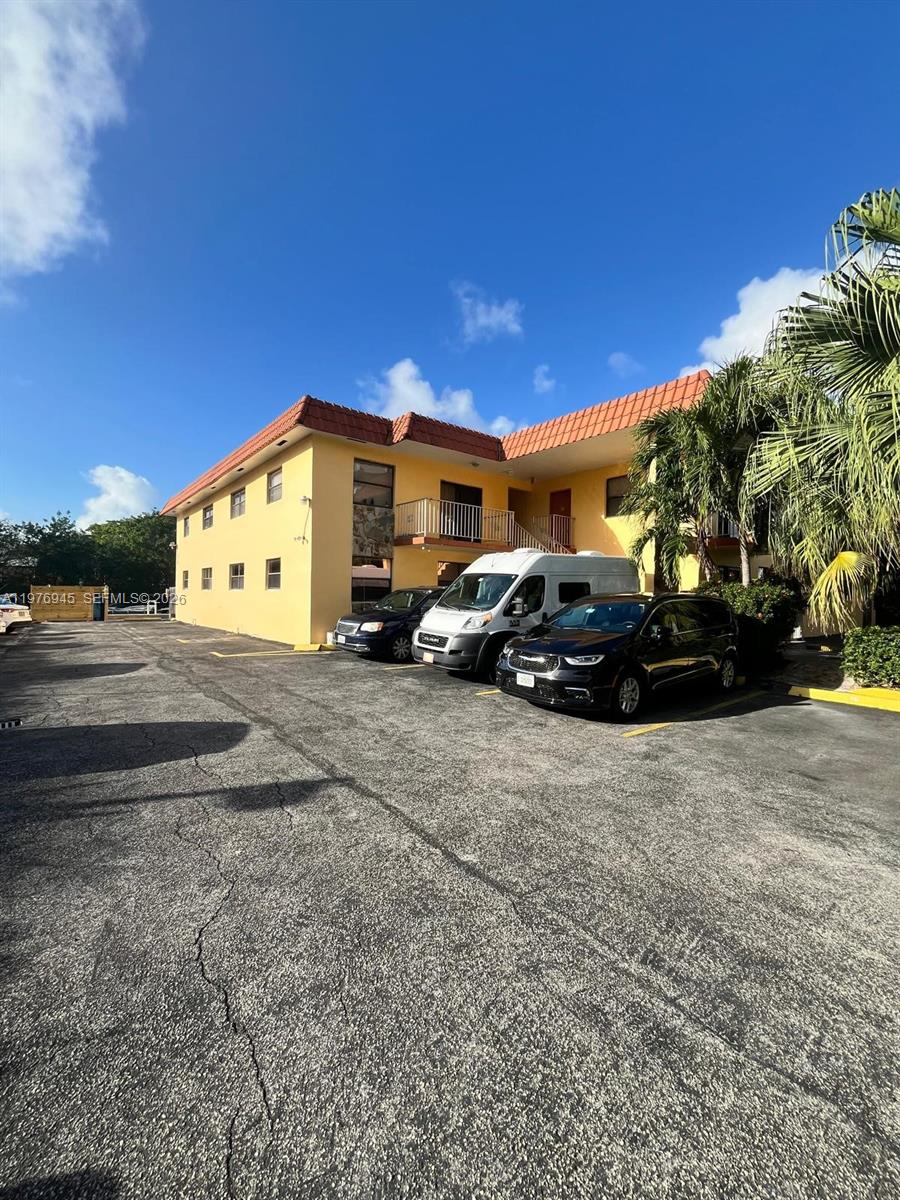 3522 NE 166th St #10 North Miami Beach, FL 33160