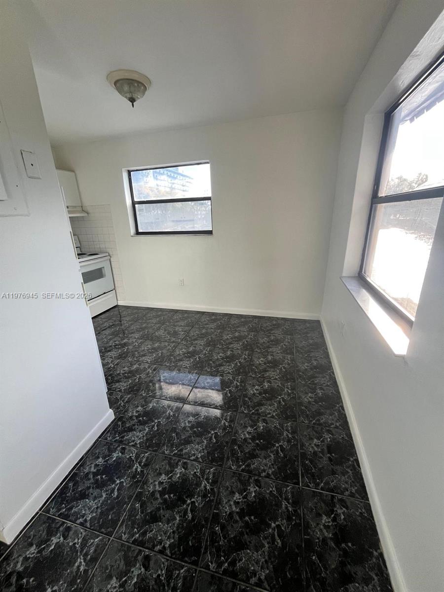 3522 NE 166th St #10 North Miami Beach, FL 33160