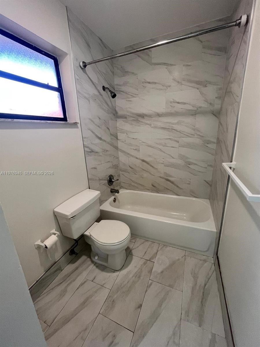 3522 NE 166th St #10 North Miami Beach, FL 33160