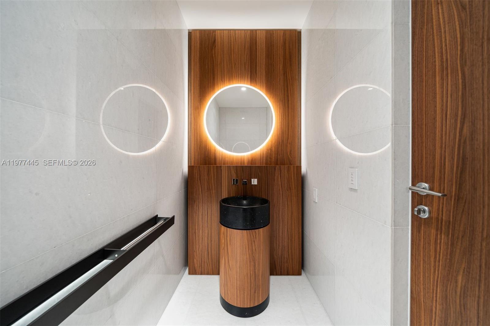 5 Grove Isle Dr #M403 Coconut Grove, FL 33133