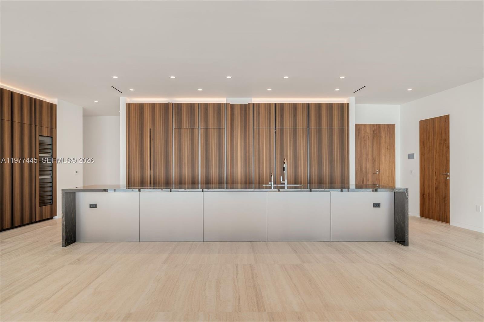 5 Grove Isle Dr #M403 Coconut Grove, FL 33133