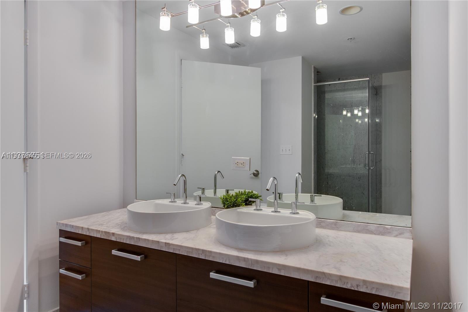 253 NE 2nd St #2410 Miami, FL 33132