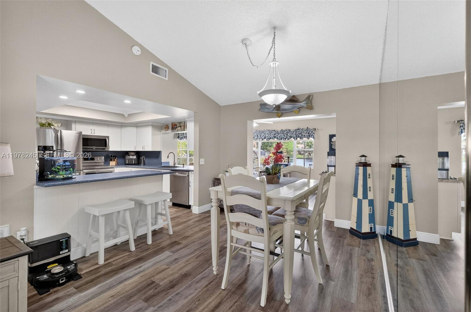 9291 NW 11th Ct Pembroke Pines, FL 33024