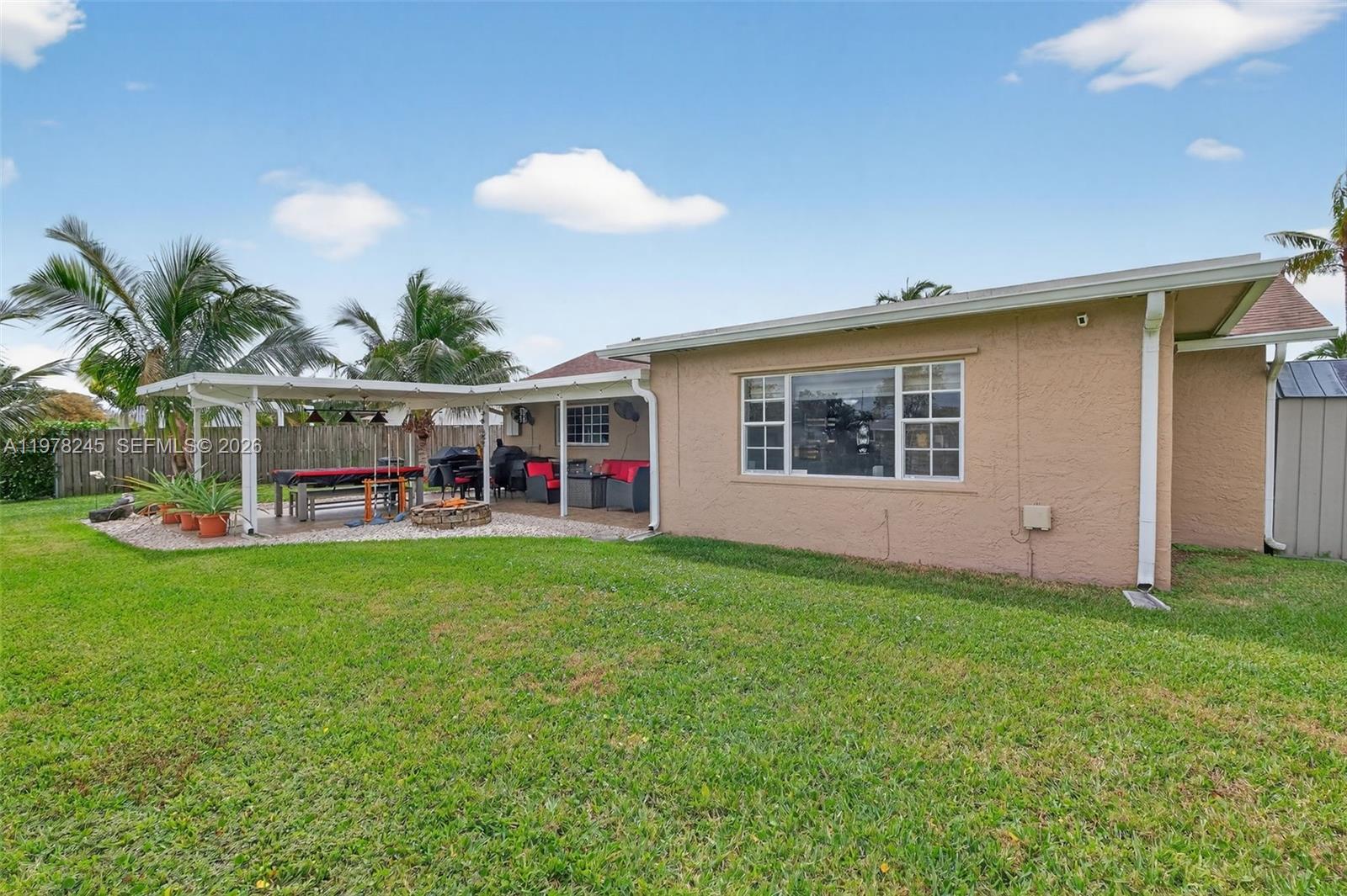 9291 NW 11th Ct Pembroke Pines, FL 33024