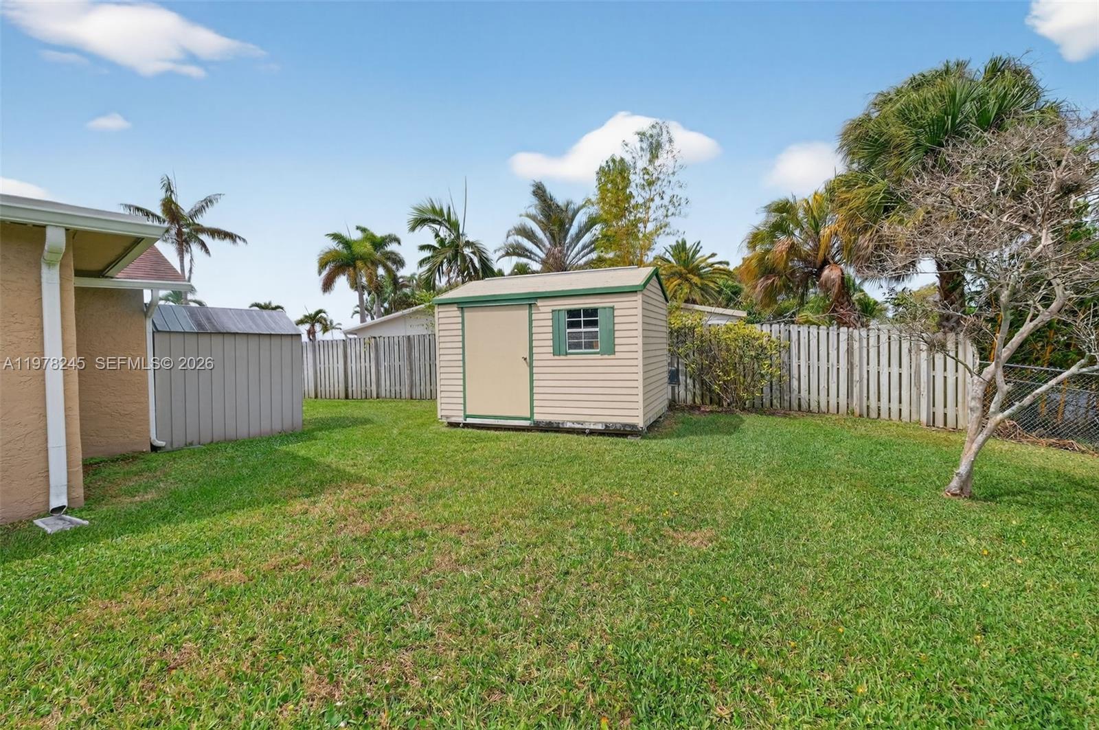 9291 NW 11th Ct Pembroke Pines, FL 33024