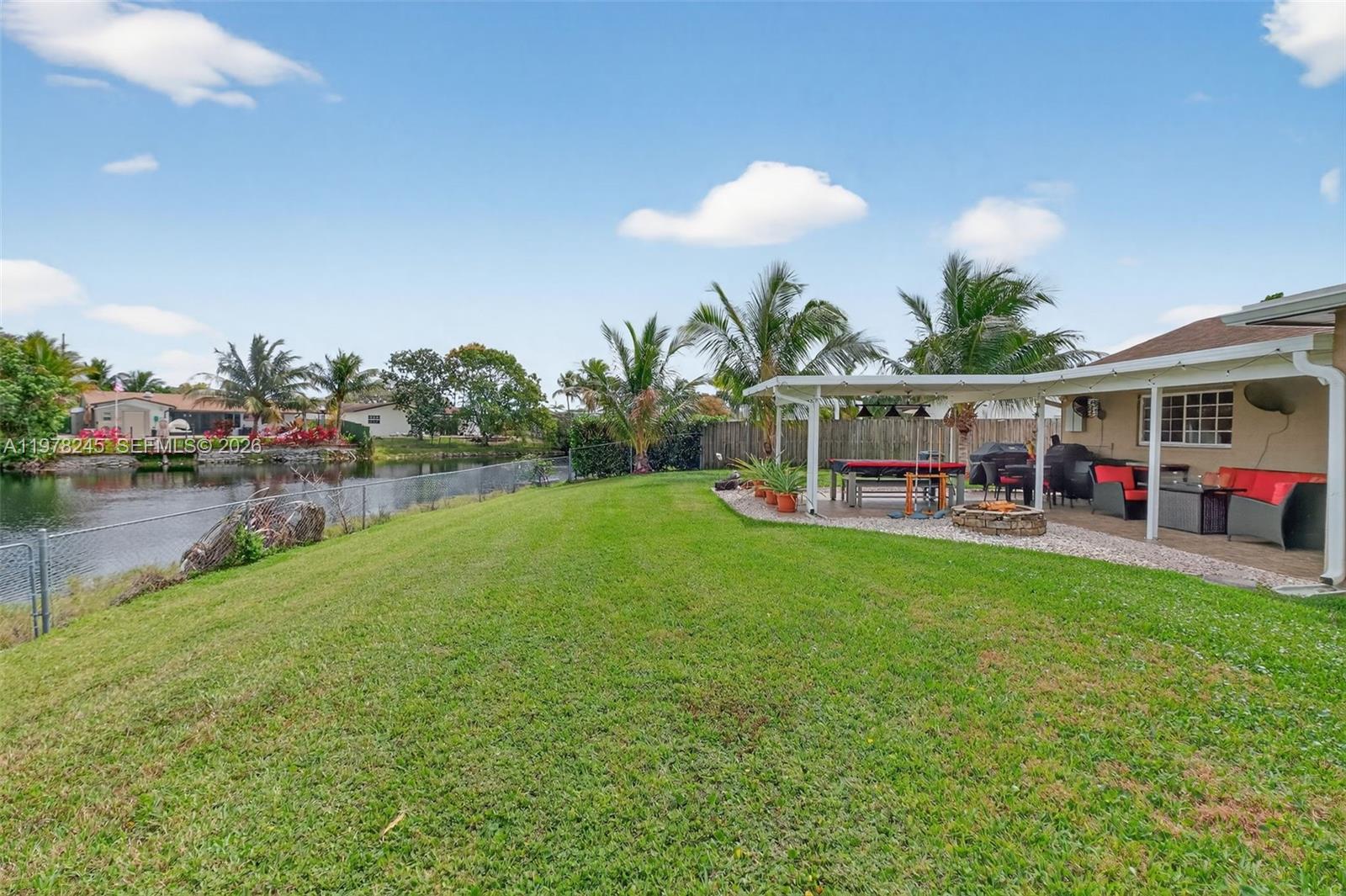 9291 NW 11th Ct Pembroke Pines, FL 33024