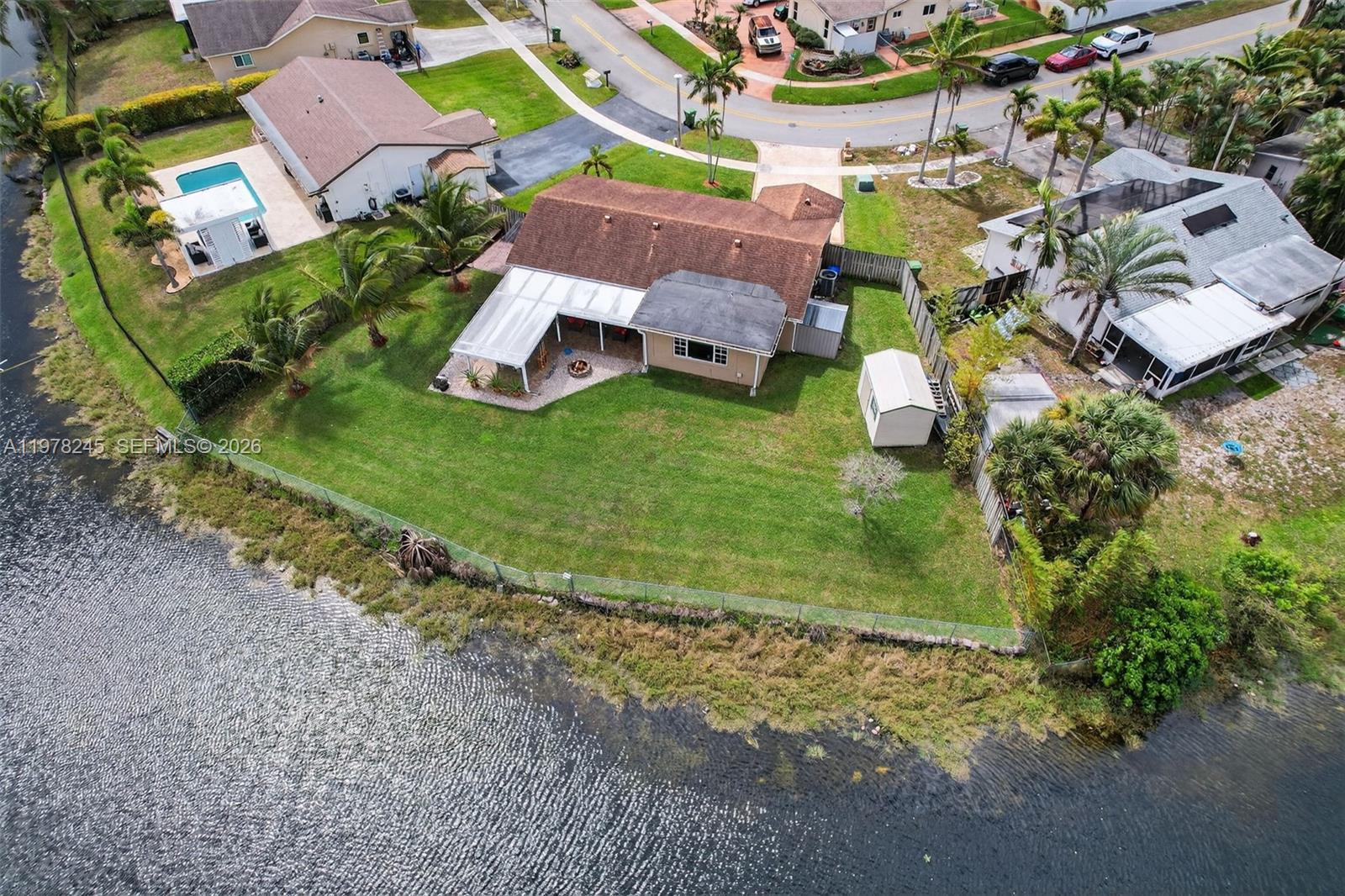 9291 NW 11th Ct Pembroke Pines, FL 33024