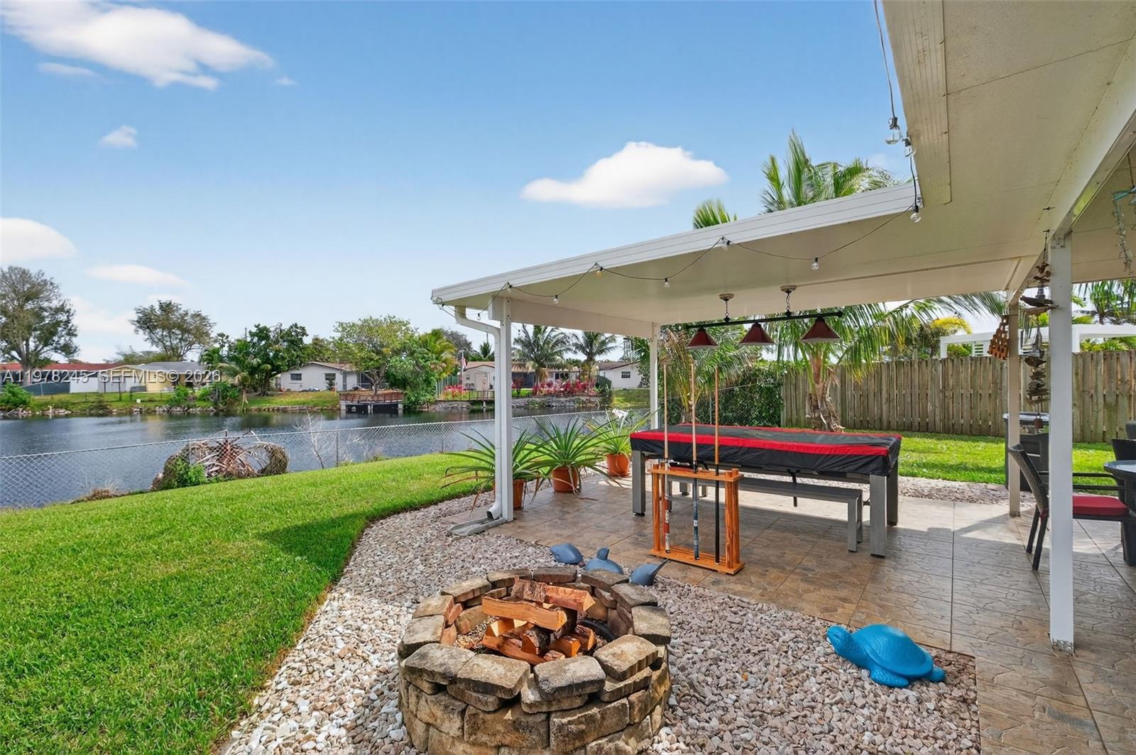 9291 NW 11th Ct Pembroke Pines, FL 33024