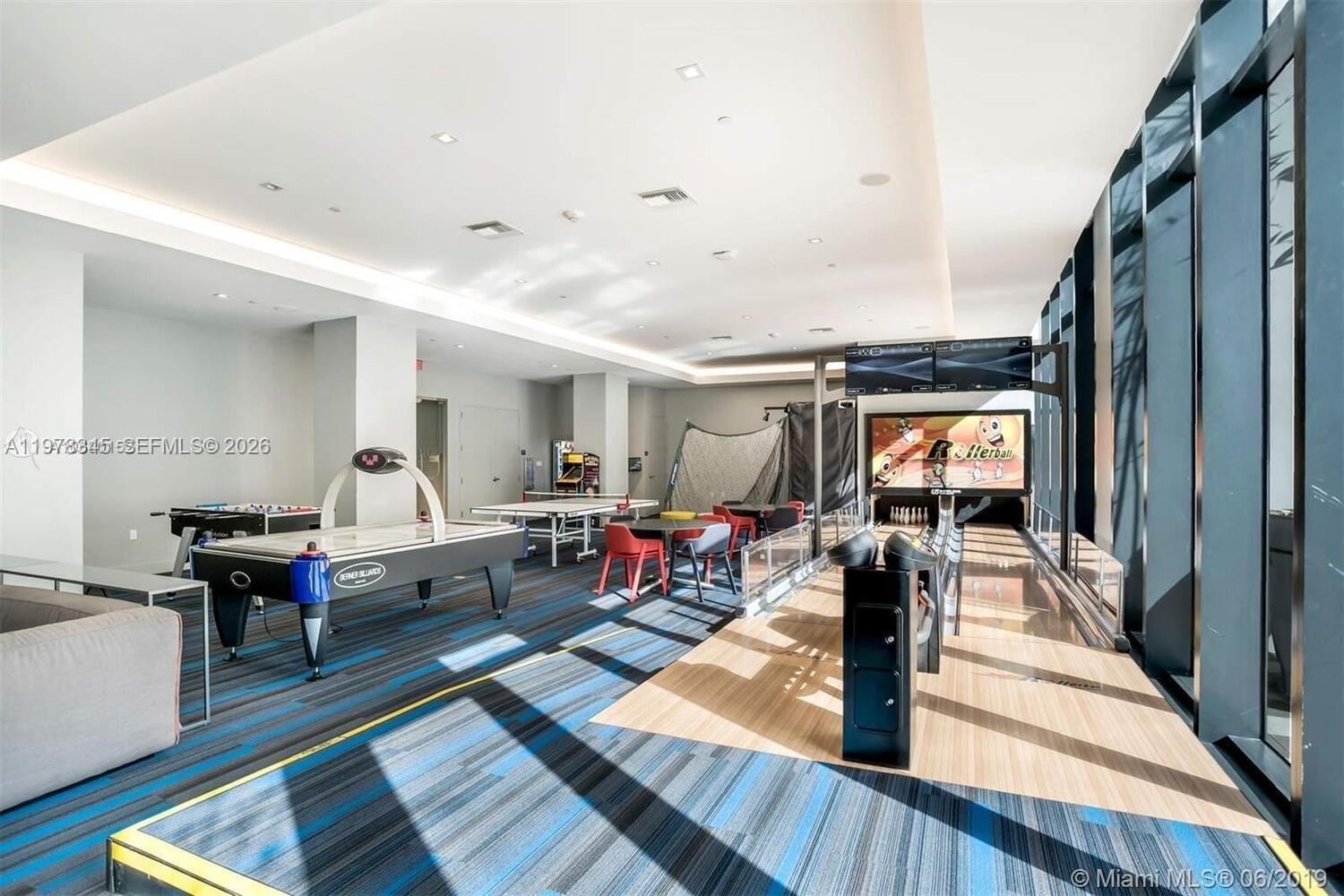 1010 Brickell Ave #4208 Miami, FL 33131