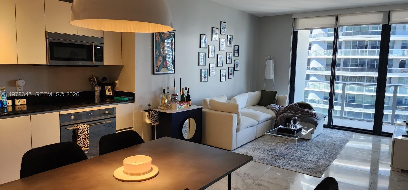 1010 Brickell Ave #4208 Miami, FL 33131