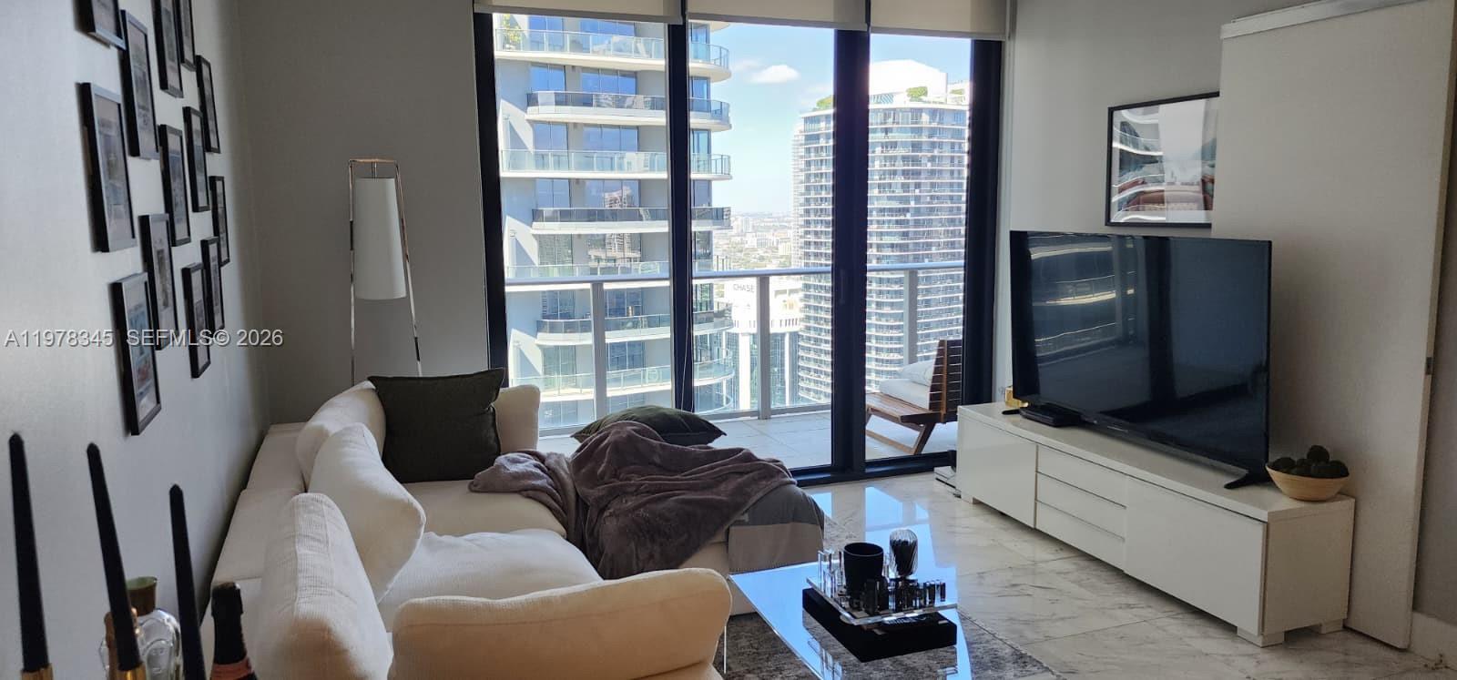 1010 Brickell Ave #4208 Miami, FL 33131