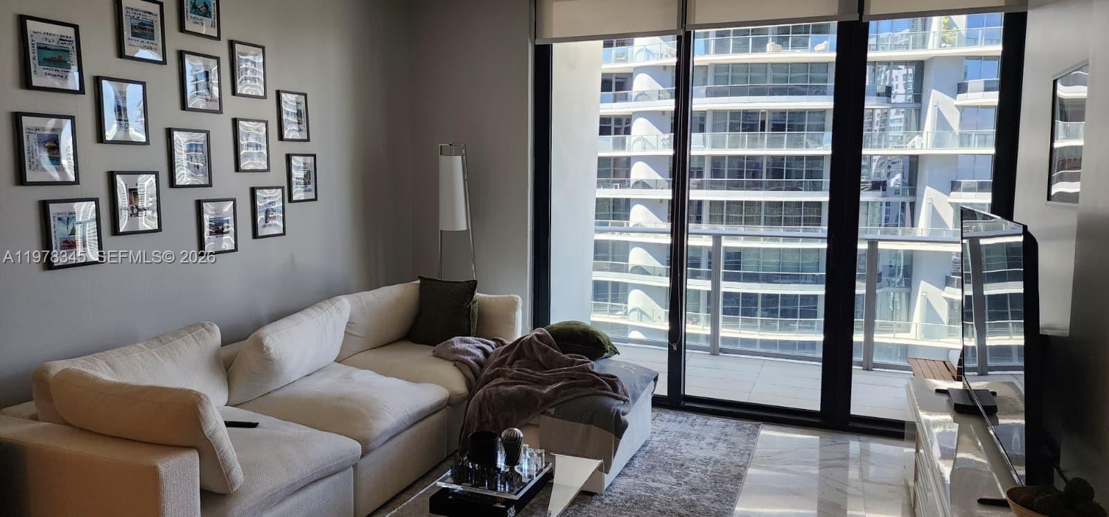 1010 Brickell Ave #4208 Miami, FL 33131