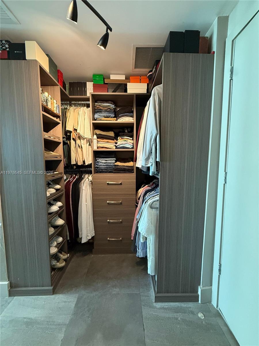 image The Bond on Brickell4