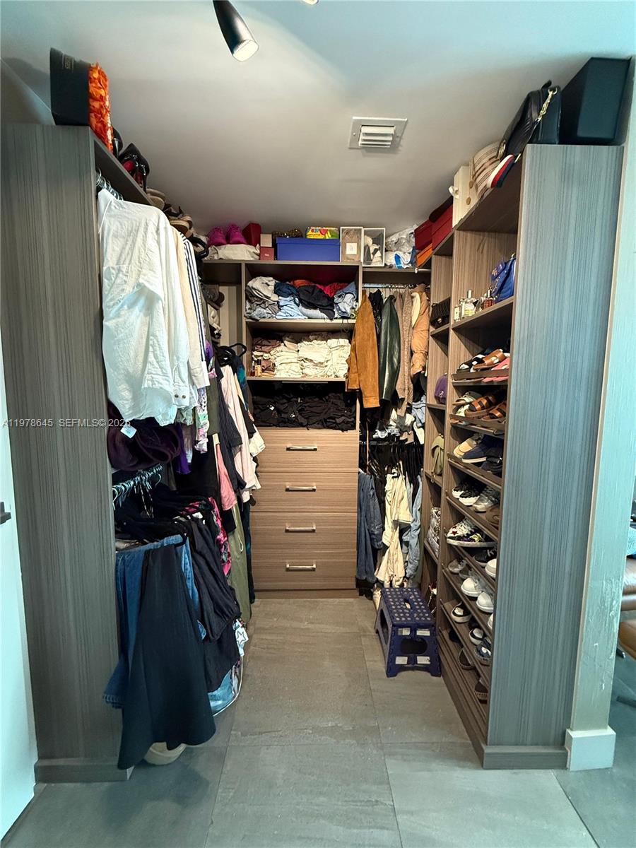 image The Bond on Brickell5