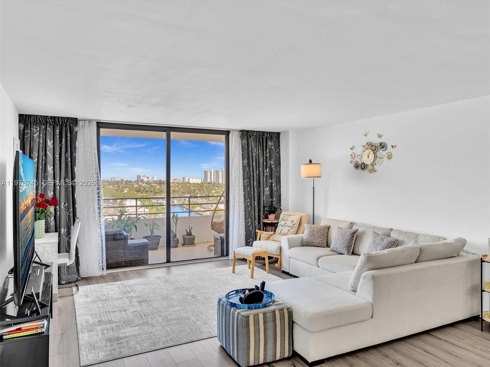 2500 Parkview Dr #1108 Hallandale Beach, FL 33009