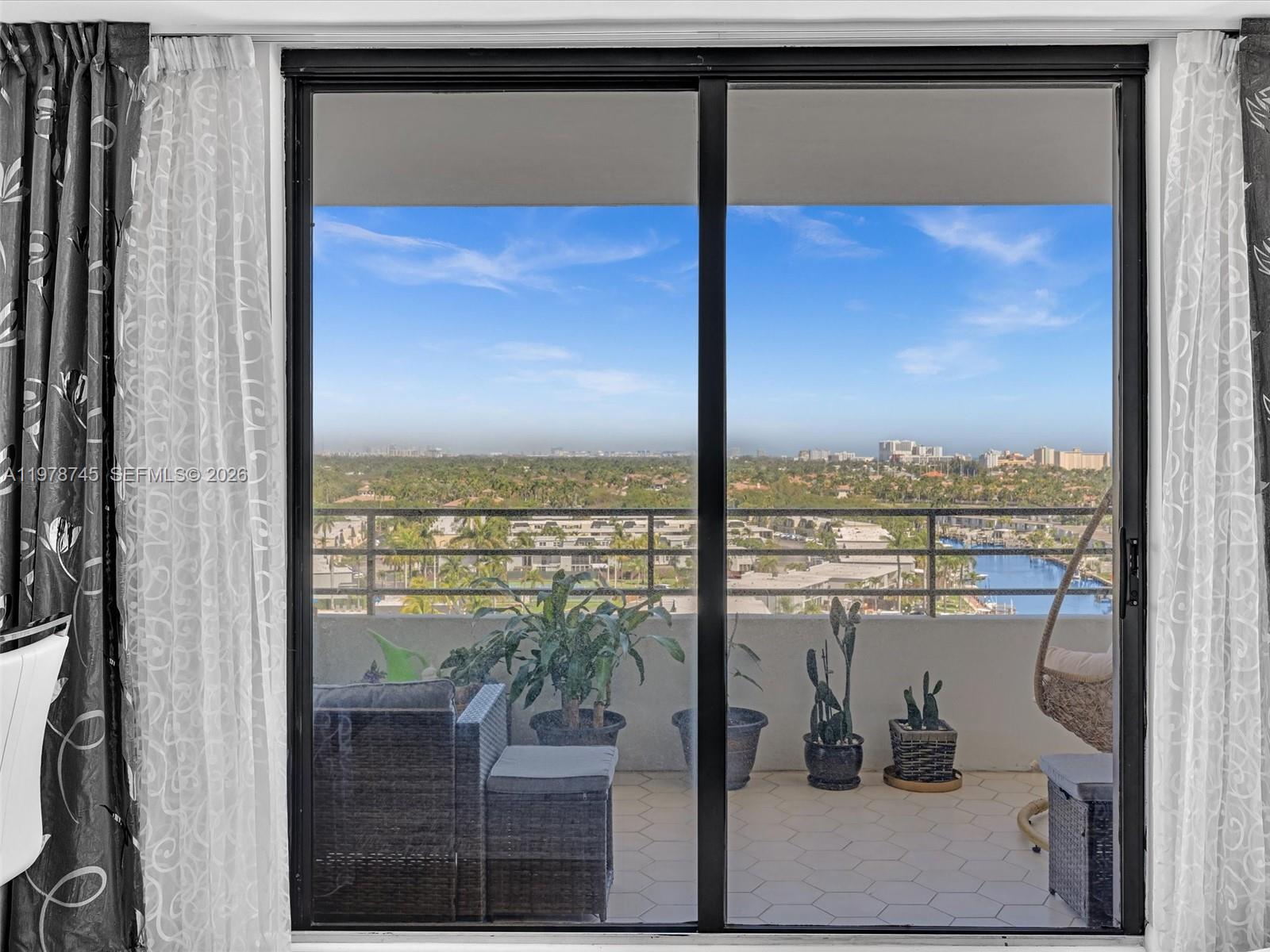 2500 Parkview Dr #1108 Hallandale Beach, FL 33009