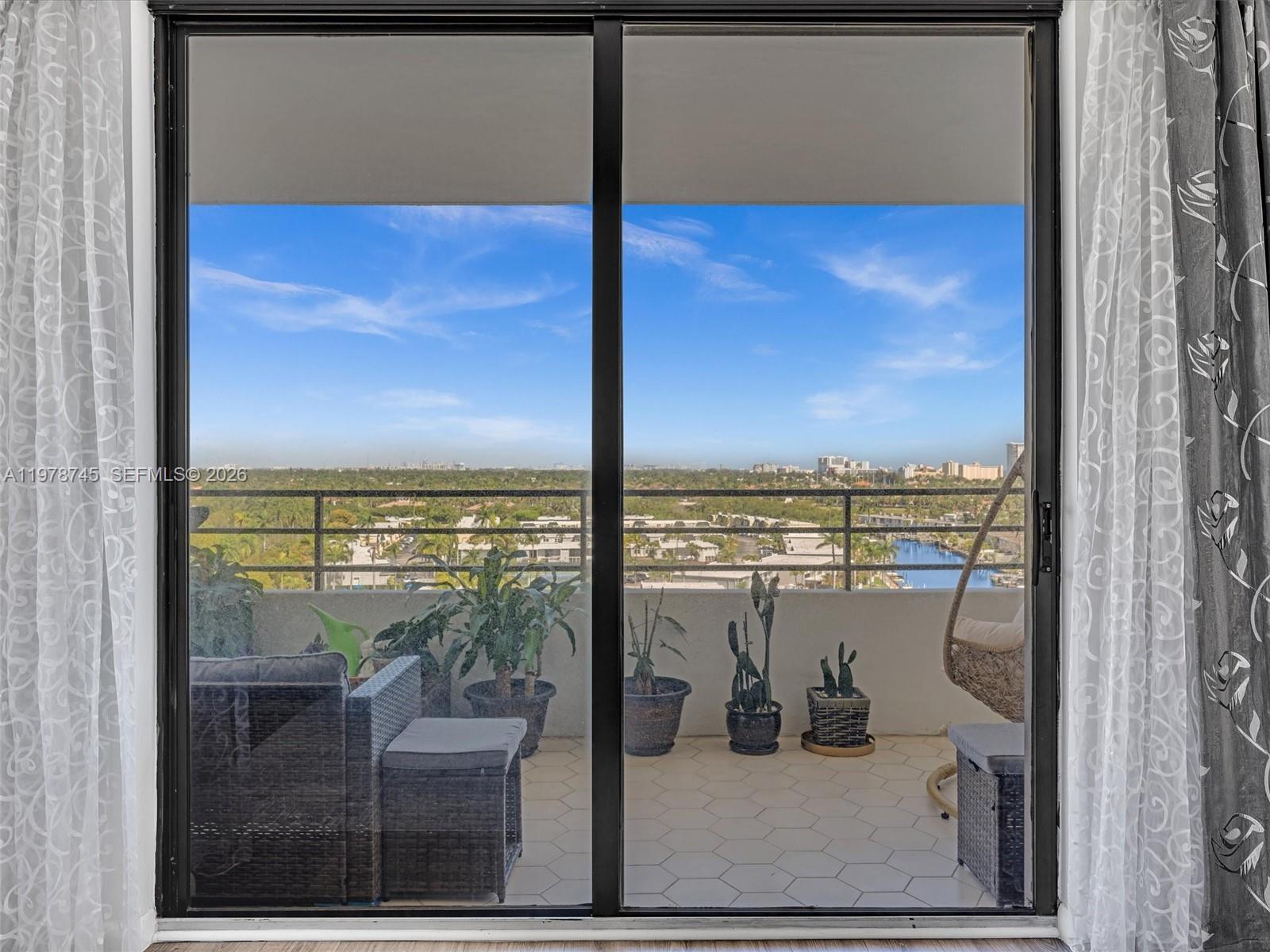 2500 Parkview Dr #1108 Hallandale Beach, FL 33009