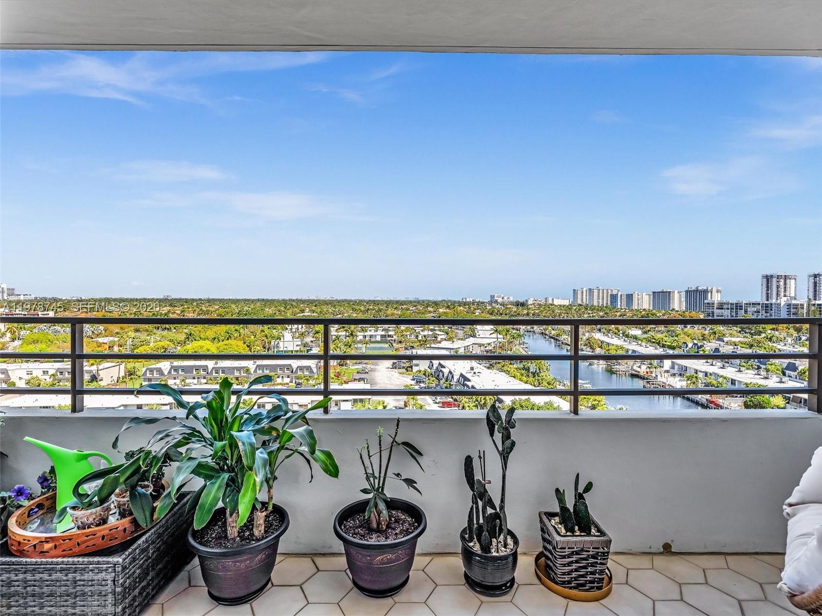 2500 Parkview Dr #1108 Hallandale Beach, FL 33009