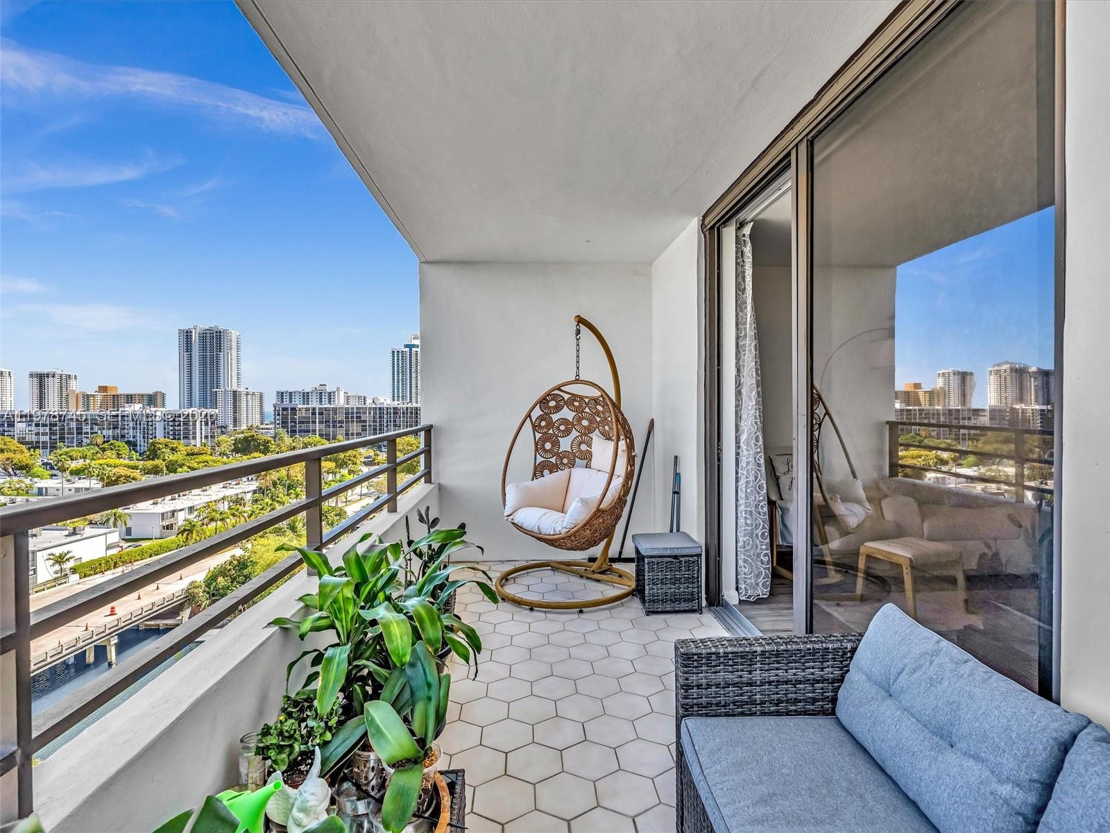 2500 Parkview Dr #1108 Hallandale Beach, FL 33009