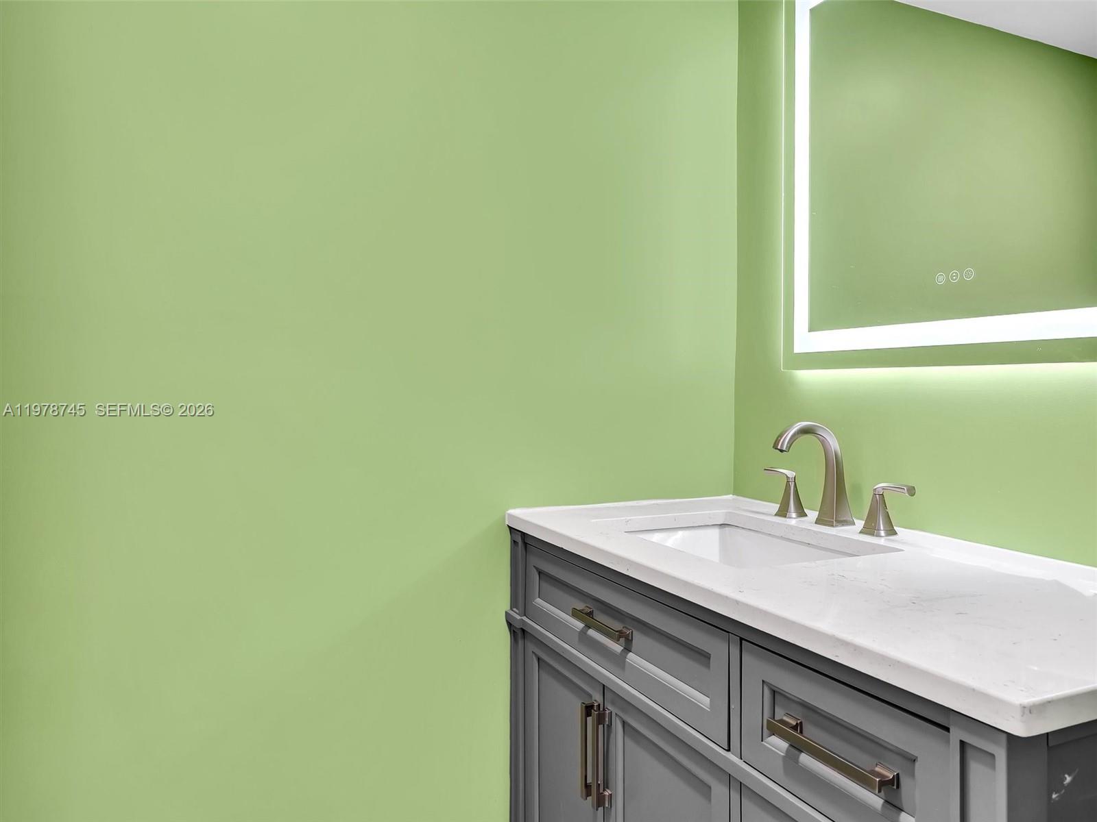 2500 Parkview Dr #1108 Hallandale Beach, FL 33009