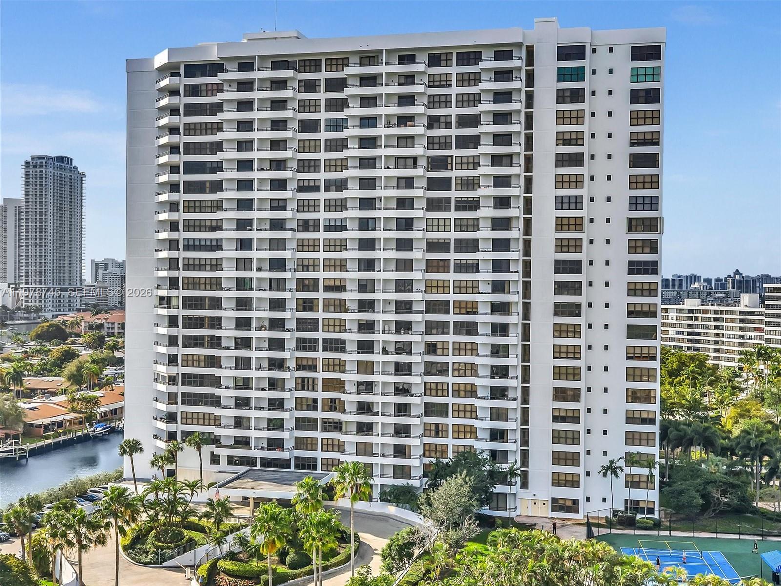 2500 Parkview Dr #1108 Hallandale Beach, FL 33009