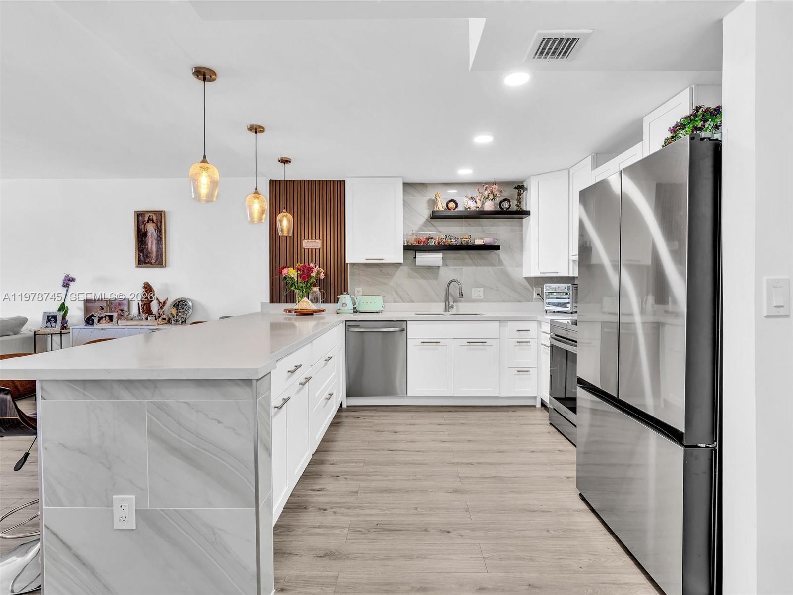 2500 Parkview Dr #1108 Hallandale Beach, FL 33009