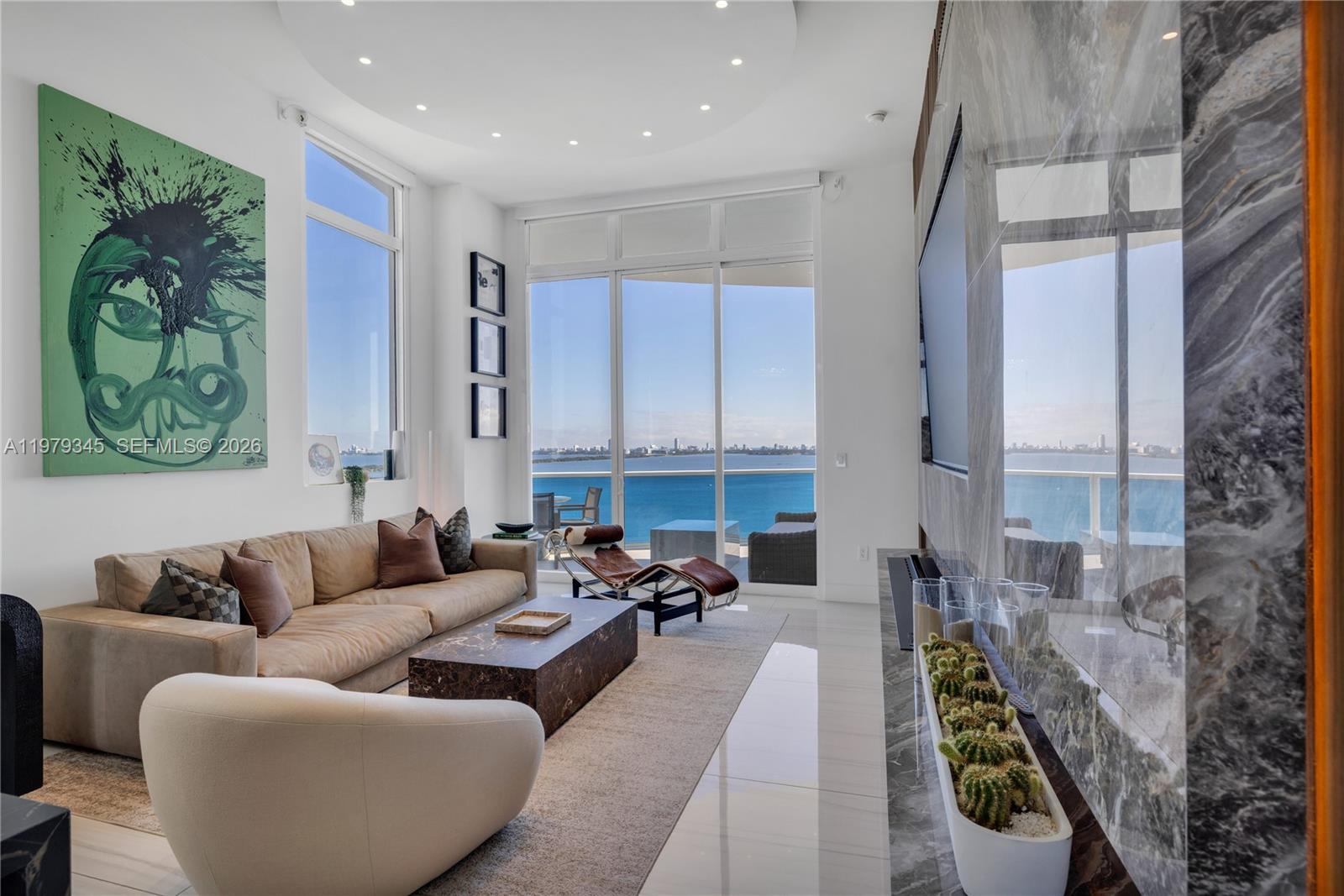 725 NE 22nd St #PH2F Miami, FL 33137