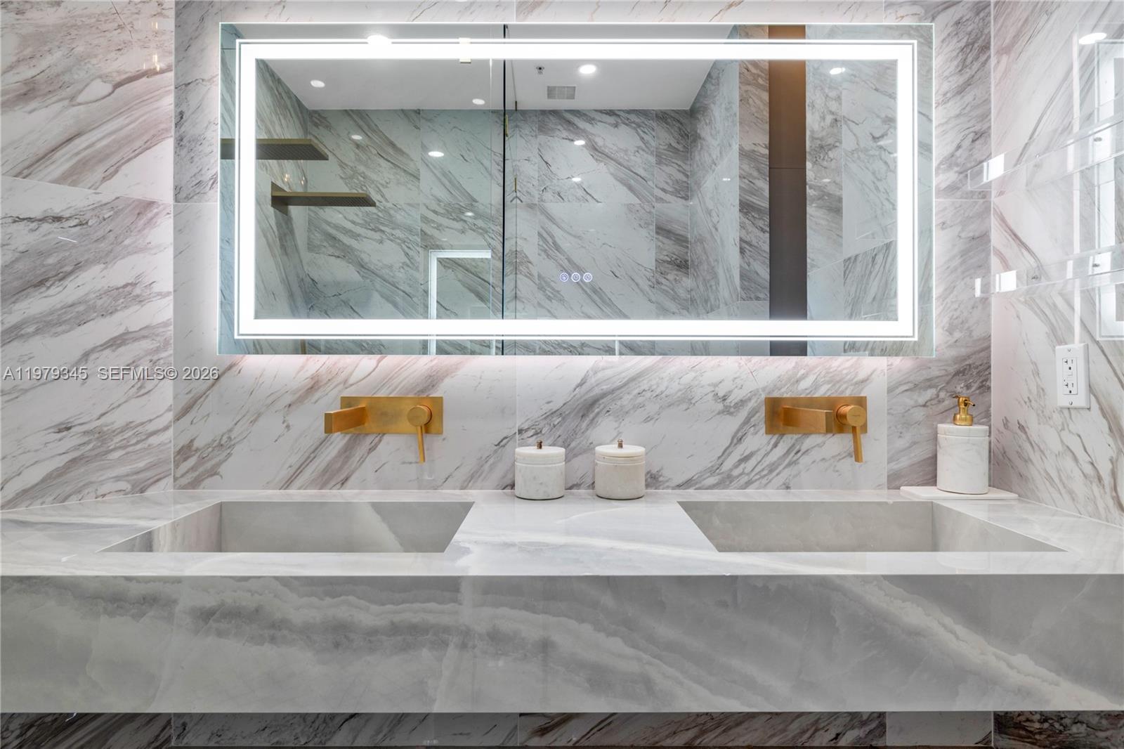 725 NE 22nd St #PH2F Miami, FL 33137