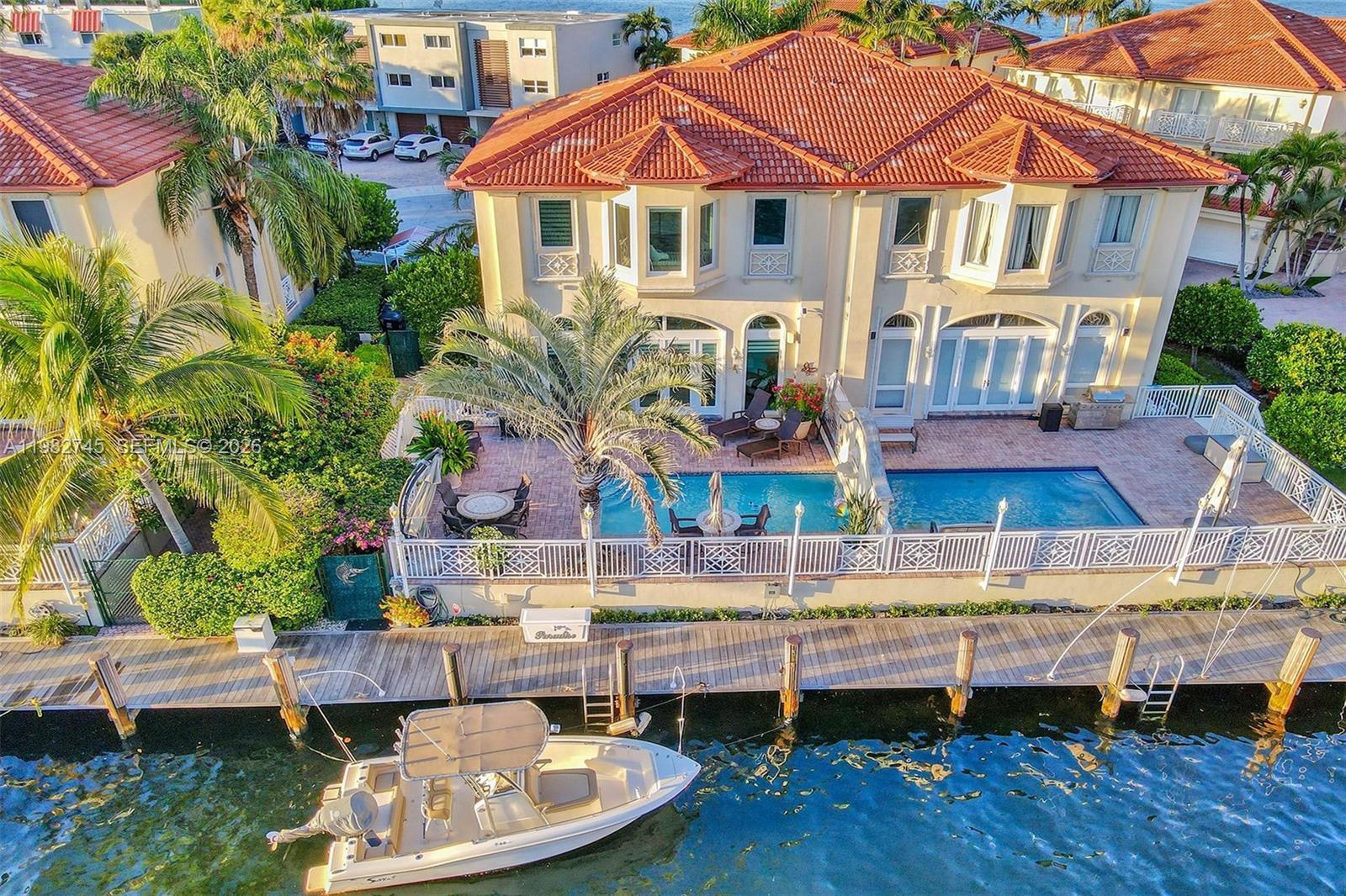 3942 NE 171st St #4A