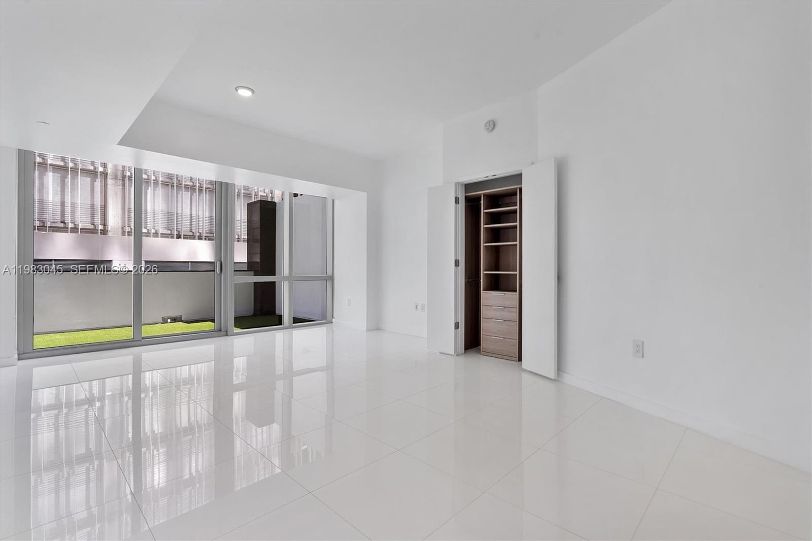 851 NE 1st Ave #307 Miami, FL 33132