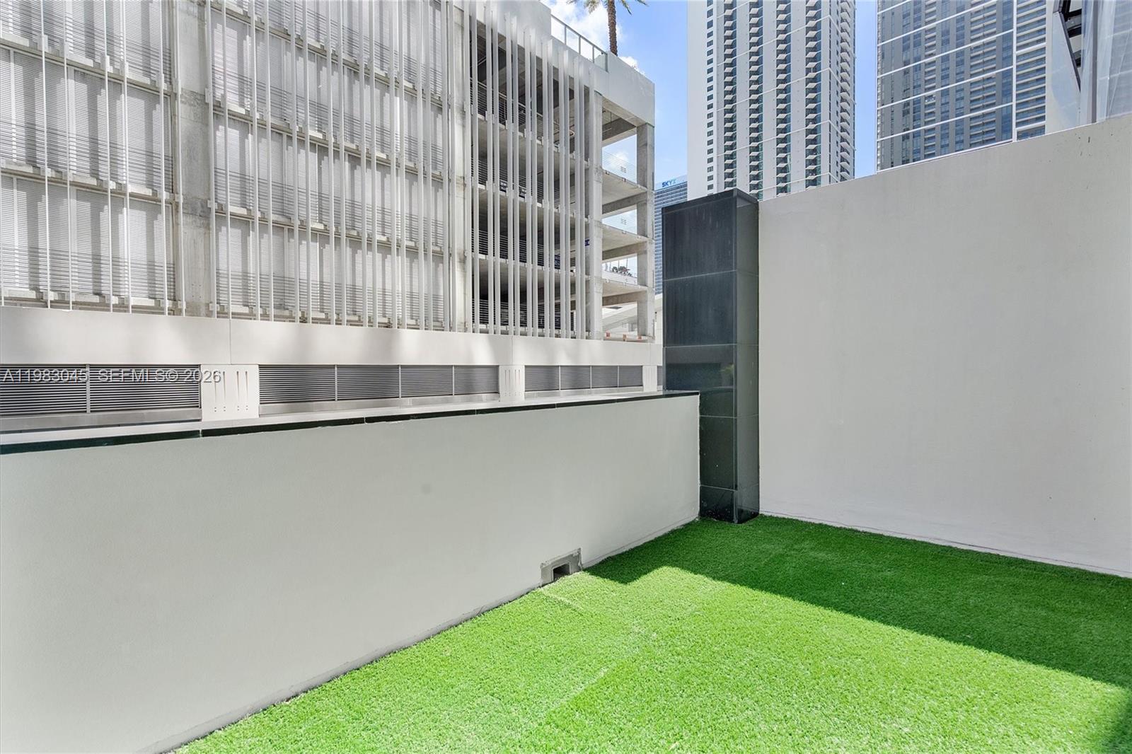 851 NE 1st Ave #307 Miami, FL 33132