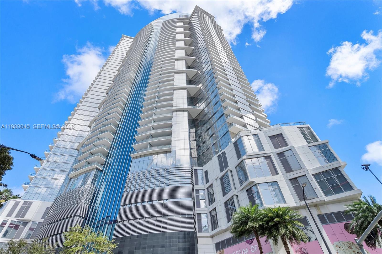 851 NE 1st Ave #307 Miami, FL 33132