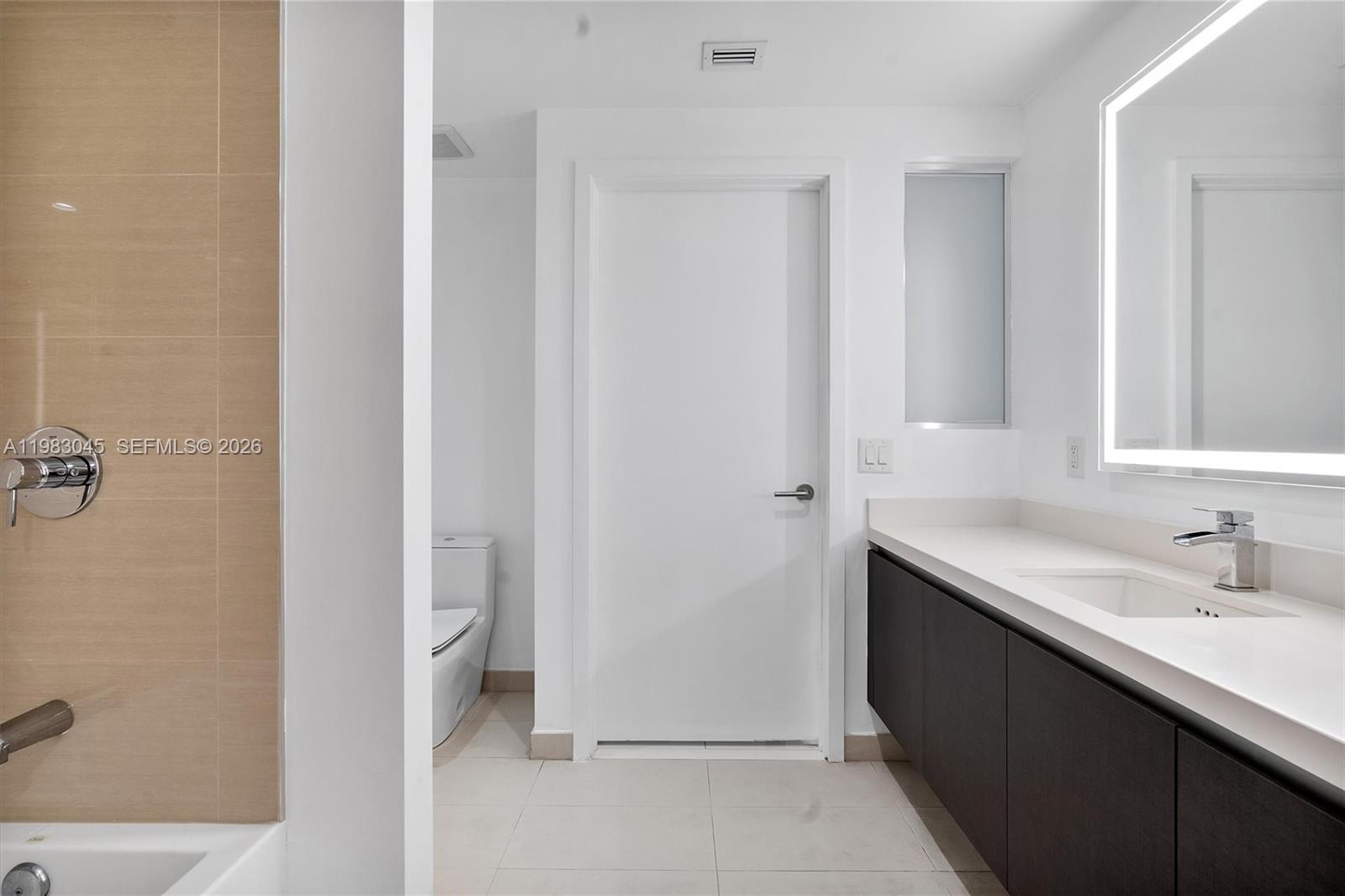 851 NE 1st Ave #307 Miami, FL 33132