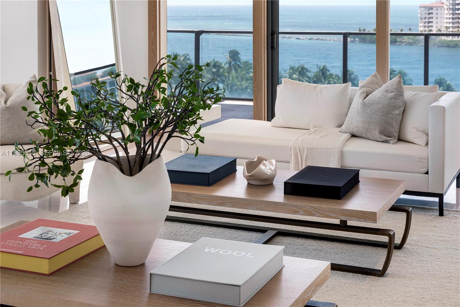 800 S Pointe Dr #901 Miami Beach, FL 33139