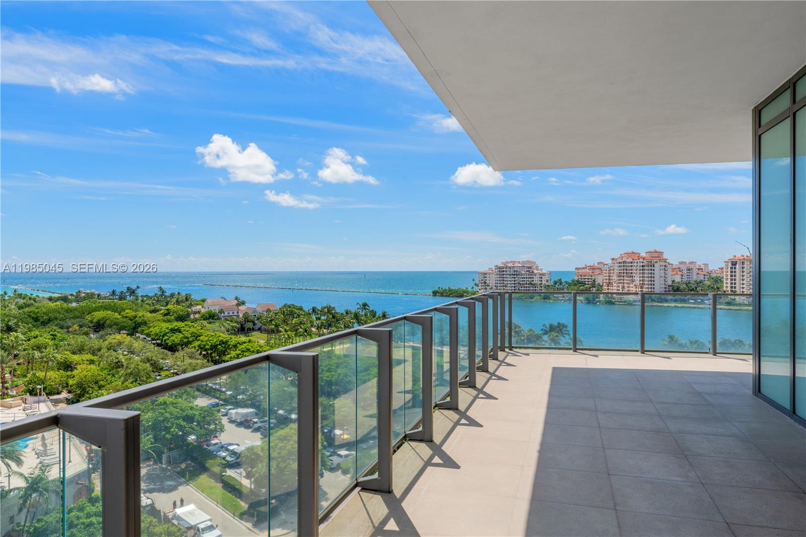 800 S Pointe Dr #901 Miami Beach, FL 33139