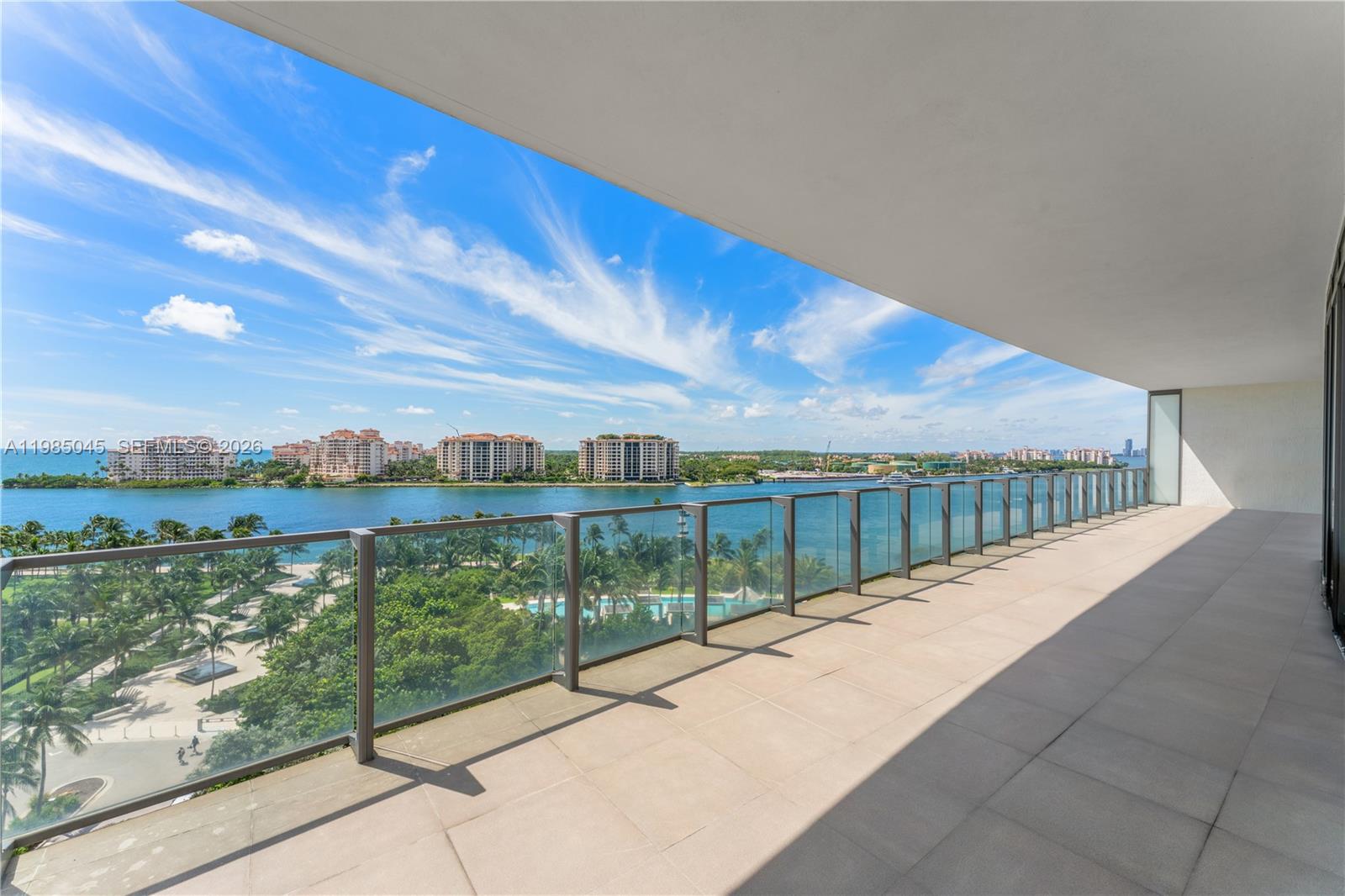 800 S Pointe Dr #901 Miami Beach, FL 33139