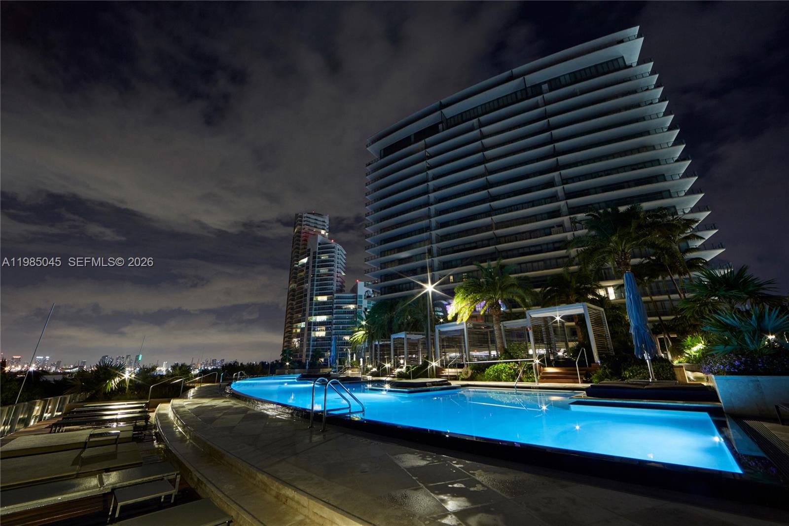 800 S Pointe Dr #901 Miami Beach, FL 33139