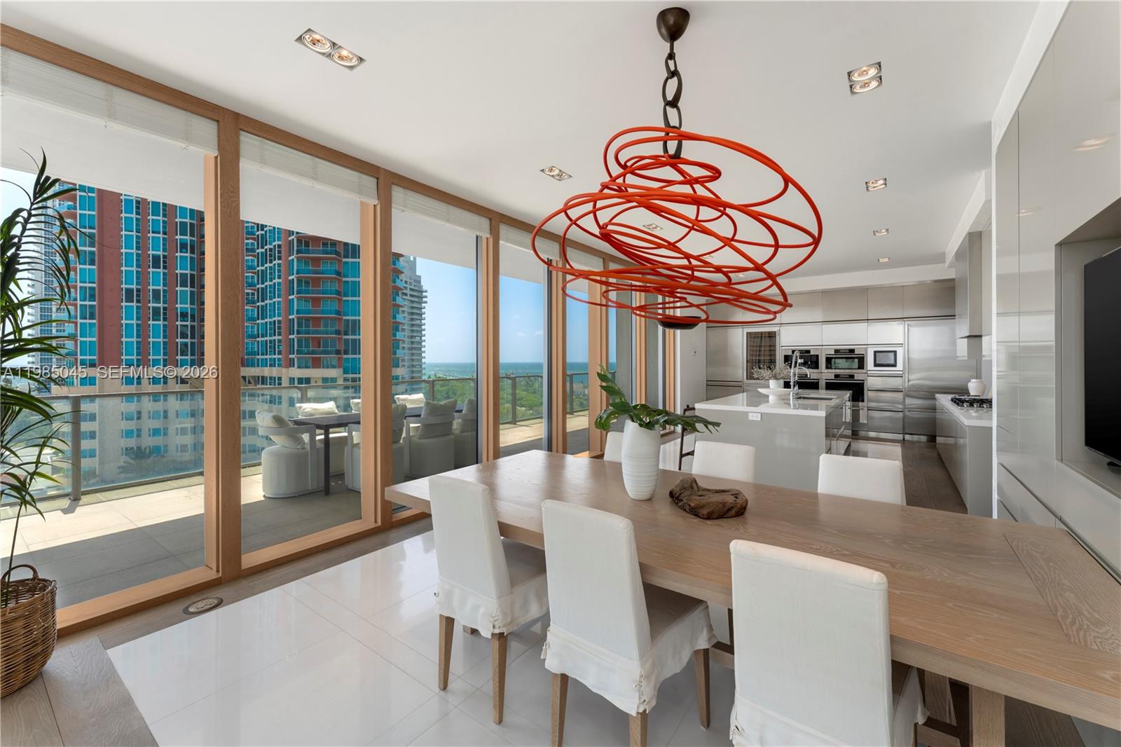 800 S Pointe Dr #901 Miami Beach, FL 33139