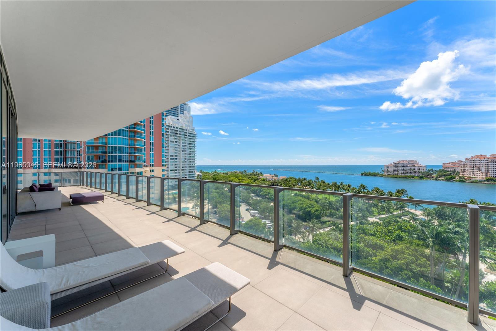 800 S Pointe Dr #901 Miami Beach, FL 33139