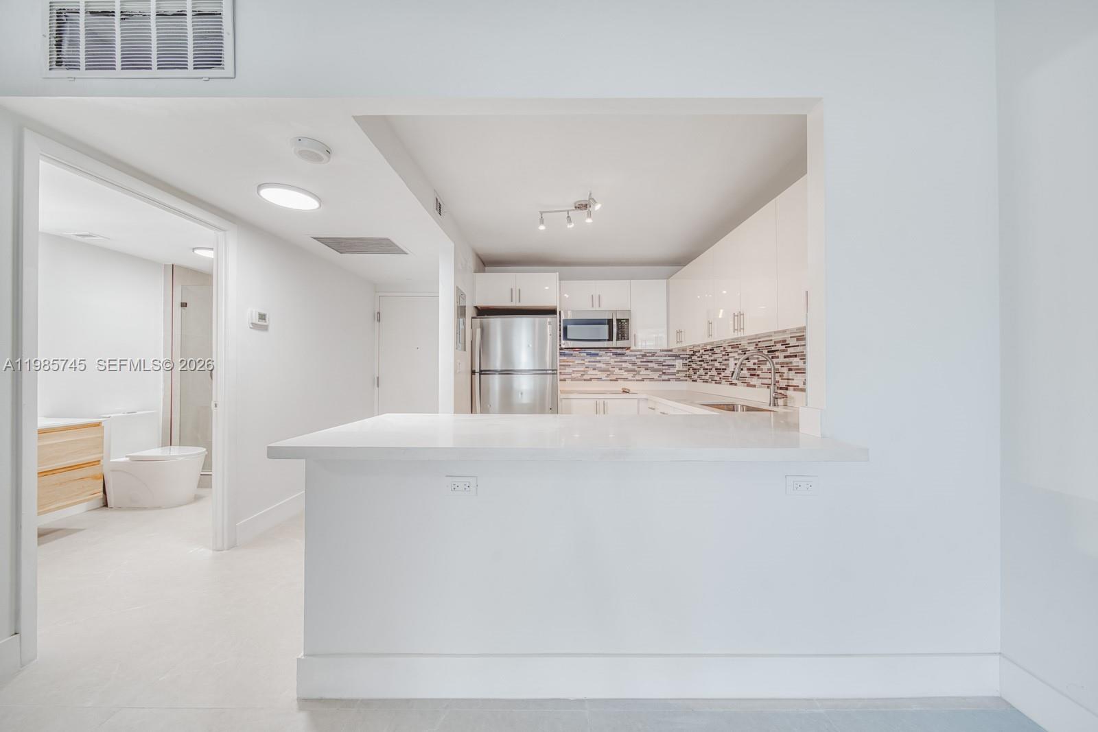 2301 Collins Ave #311 Miami Beach, FL 33139