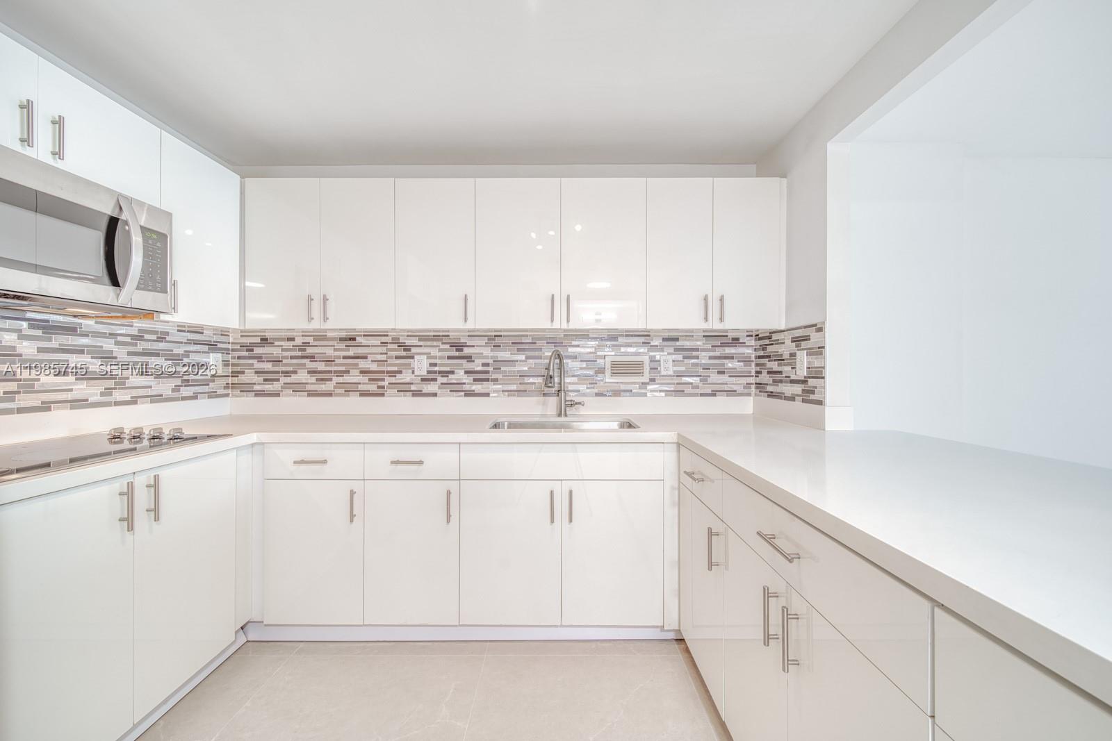 2301 Collins Ave #311 Miami Beach, FL 33139