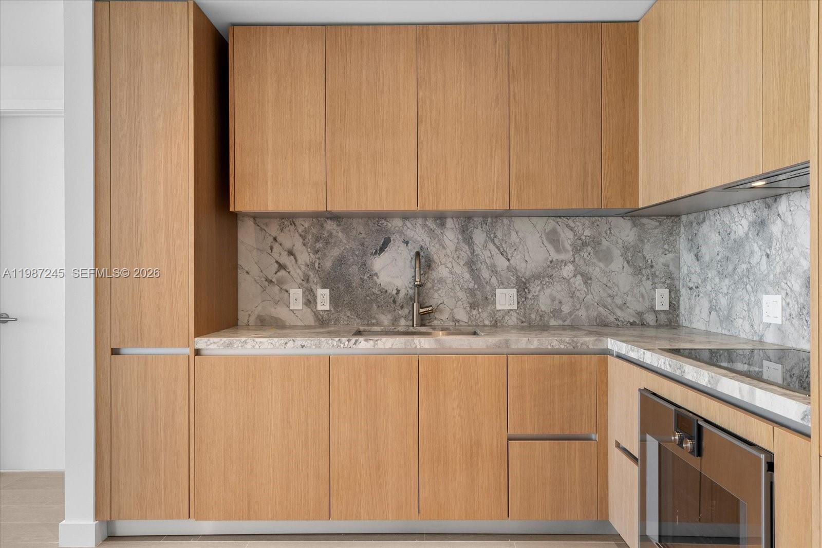 500 Alton Rd #2402 Miami Beach, FL 33139