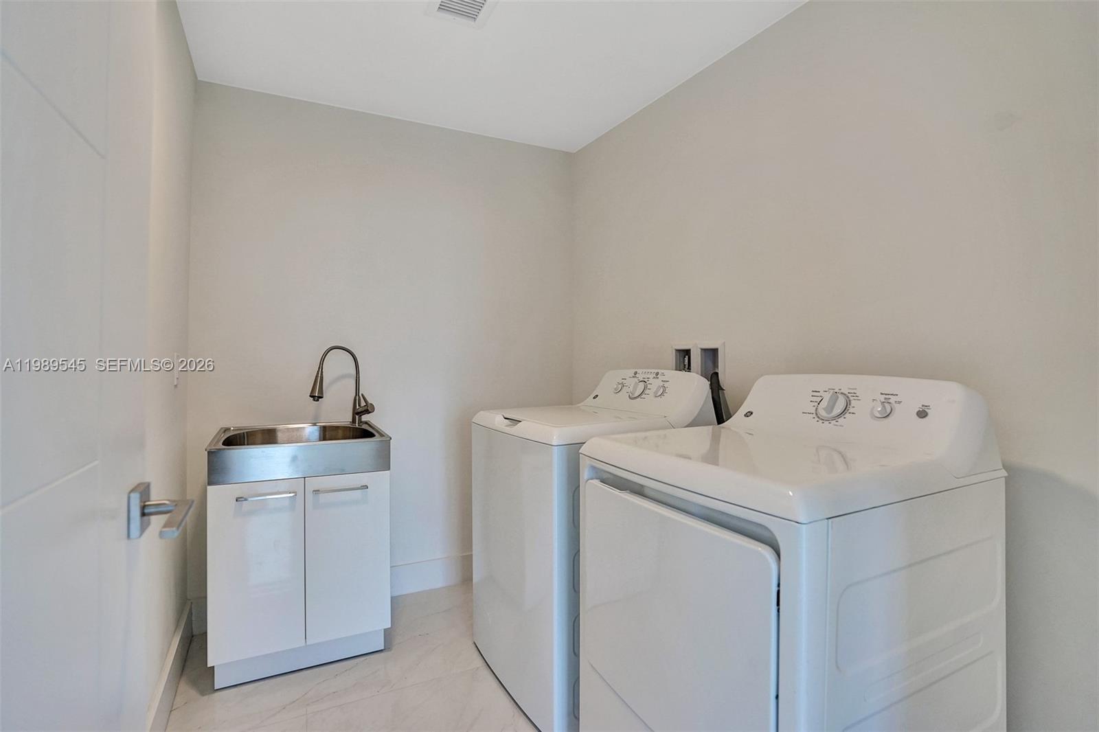 image Merrick Manor31